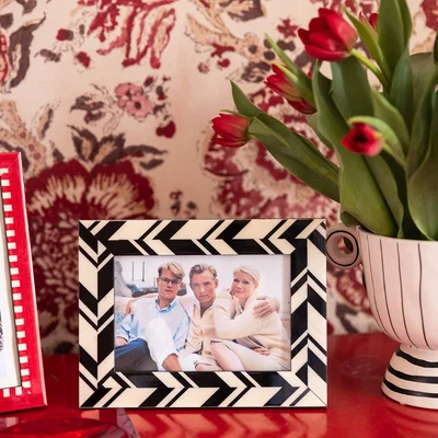 Wolf & Badger Black / White Black And White Marquetry Striped Photo Frame - Small | Casabyjj