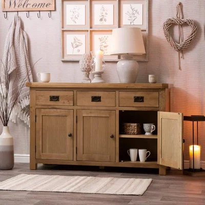 Chiltern Oak Furniture Winchester Oak Large 3 Door Sideboard