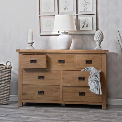 Chiltern Oak Furniture Winchester Oak 3 Over 4 Chest