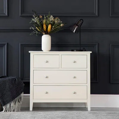 Chiltern Oak Furniture Wilmslow Ivory Painted 2 Over 2 Chest