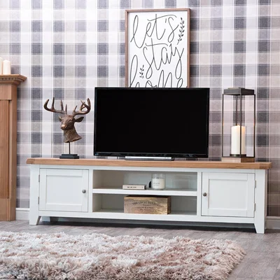 Chiltern Oak Furniture Hampshire White Painted Oak Extra Large TV Unit