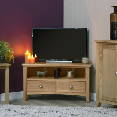 Chiltern Oak Furniture Gloucester Oak Corner TV Unit