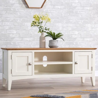 Chiltern Oak Furniture Malvern Shaker Ivory Painted Oak Large TV Unit