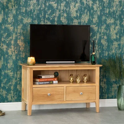 Chiltern Oak Furniture Bergen Oak Small TV Unit