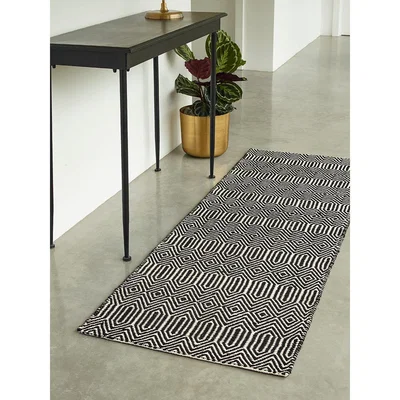 Cox and Cox Dana Runner - Black