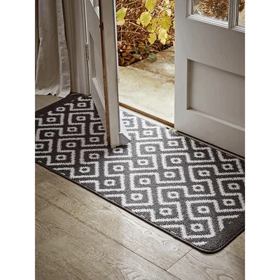 Cox and Cox Geometric Stain Resistant Runner