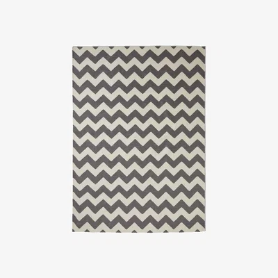 The Conran Shop Geometric Dhurrie Rug in Charcoal