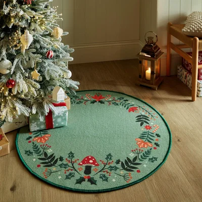 Dunelm Christmas Wreath Washable Round Rug Green