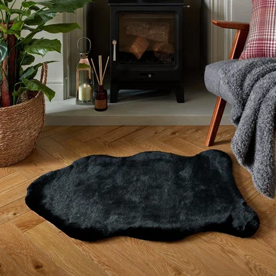 Dunelm Supersoft Single Pelt Faux Fur Rug Black
