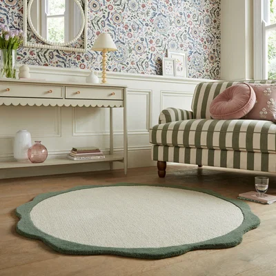 Dunelm Bonnie Scallop Border Wool Round Rug Sage
