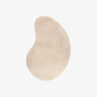 Made in Design Forma Small Rug textile white / Hand-tufted wool - 103 x 155 cm - Ferm Living
