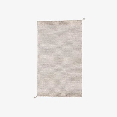 Made in Design Ply Rug textile pink / 140 x 85 cm - Hand-woven - Muuto