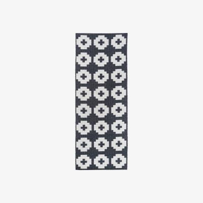 Nordic Nest Flower rug beluga (black) 70x200 cm