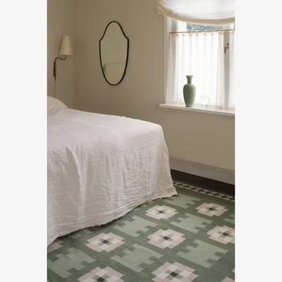 Nordic Nest Layered Röllakan Selma wool rug Sage 180x270 cm