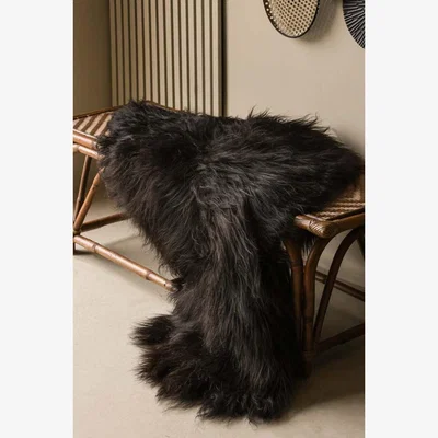 Rockett St George Genuine Icelandic Long Wool Sheepskin - Natural Black