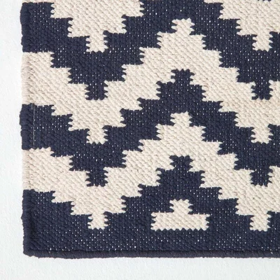 The Range Homescapes Casablanca Handwoven Zig Zag Pattern Kilim Rug - Blue and White / 150cm