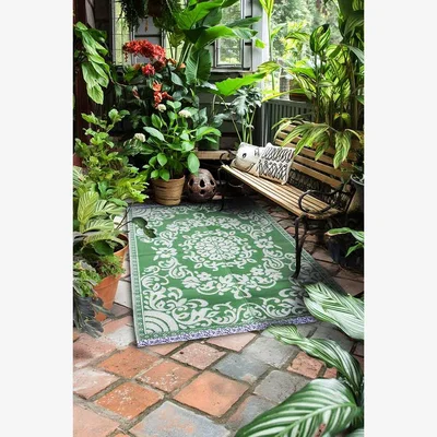 Rockett St George Recycled Plastic Garden Rug In Green