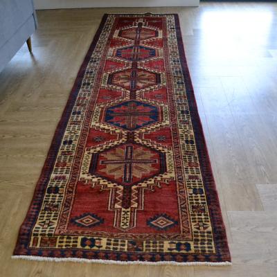The Rug Seller Meshkin 254002 Traditional Hand Knotted Wool Runner Rug in Red&nbsp;330x92cm