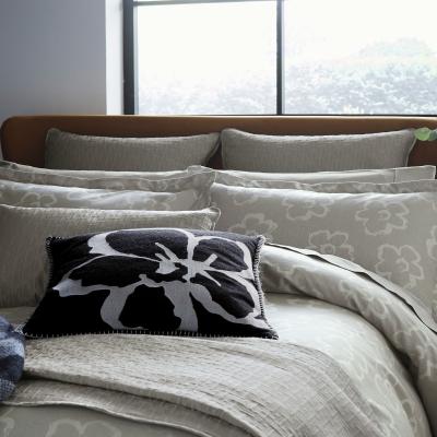 The Rug Seller Magnolia Jaquard Floral Bedding Duvet Cover and Pillowcase by Ted Baker in Silver Grey&nbsp;74x48cm