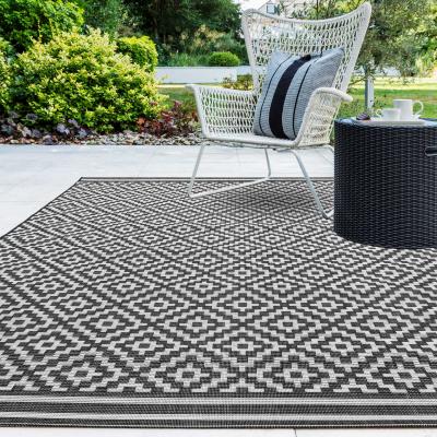 The Rug Seller Patio Diamond PAT12 Geometric Outdoor Rugs in Black White