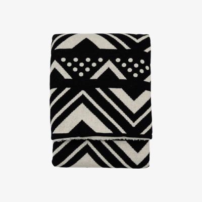 The Rug Seller Lucas Abstract Knitted Throw in Black & Cream&nbsp;130x170cm