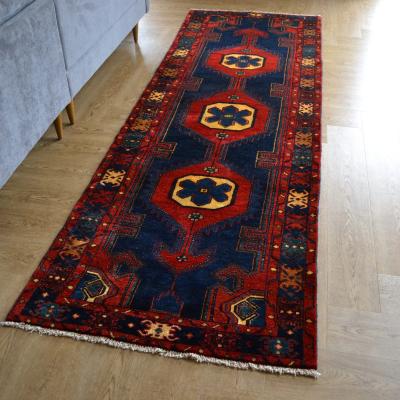 The Rug Seller Hamadan 17202 Traditional Hand Knotted Wool Runner Rug in Red and Blue&nbsp;314x105cm
