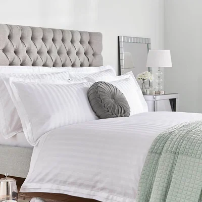 The Rug Seller Shalford Cotton Bedding Set by Laura Ashley in White137x200cm