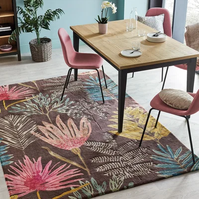 The Rug Seller Yassuni Rugs 40405 in Cerise by Harlequin