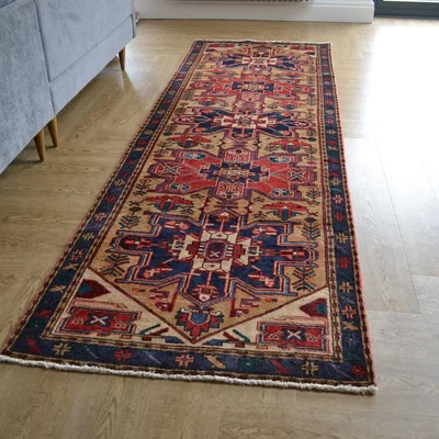 The Rug Seller Meshkin 16502 Traditional Hand Knotted Wool Runner Rug in Red&nbsp;102x313cm