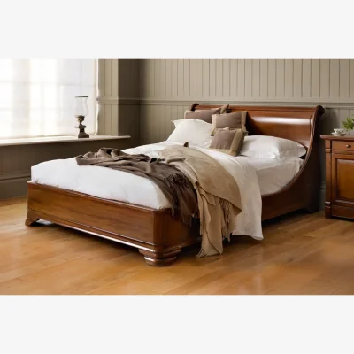 And So To Bed Manoir Socle Bed