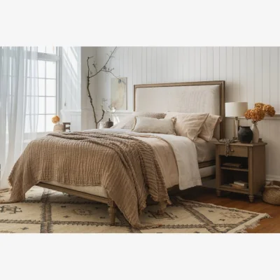 And So To Bed Romeo Socle Bed