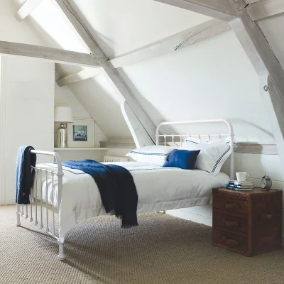 Feather & Black Oliver Bed, King - Porcelain White