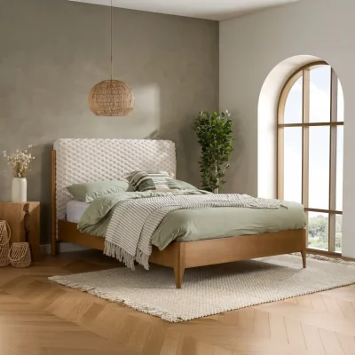 Happy Beds Hatti - King Size - Low Foot-End Bed - White/Natural - Faux Fur/Wooden - 5ft