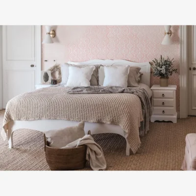 The Range Romance French Bed - White / King