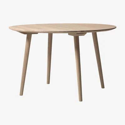 Amara &Tradition - In Between Dining Table SK4 - White Oiled Oak