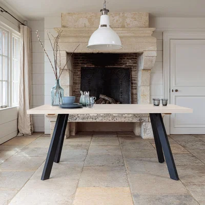 IO Living Valencia Solid Oak Dining Table - Natural Oak