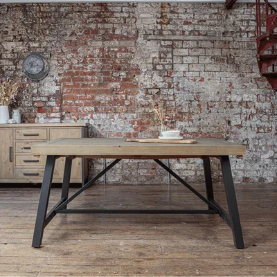 IO Living Urban Extendable Dining table (1.6m)