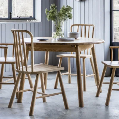 Knees Finn 110cm-165cm Light Oak Extending Round Dining Table