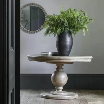 Knees Dorian Round Extendable Pine Dining Table - Natural