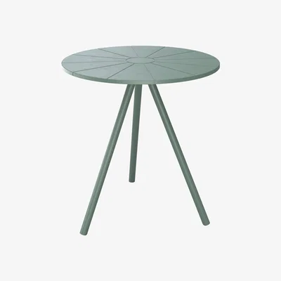 Made in Design Nami Round table - / Ø 65 cm - Recycled plastic by Houe Green