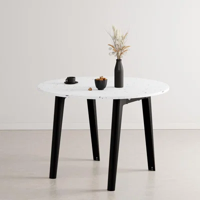 Made in Design New Modern Round table - / Ø 108 cm - Recycled plastic / 4 to 6 people by TIPTOE Black