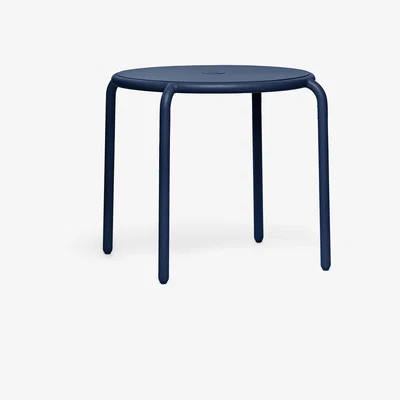 Made in Design Toní Bistreau Round table - / Ø 80 cm - Parasol hole + removable candle holder by Fatboy Blue