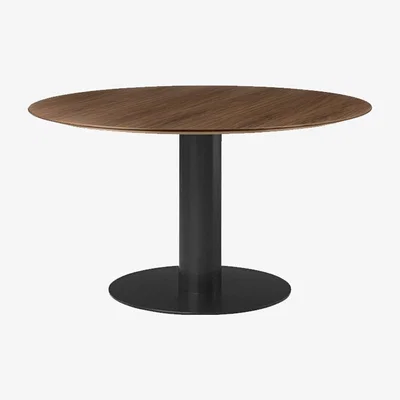 Nordic Nest Gubi Gubi 2.0 dining table American walnut. ø130. black stand