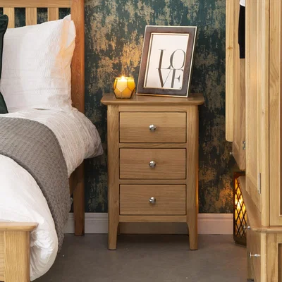 Chiltern Oak Furniture Bergen Oak Small Bedside Table
