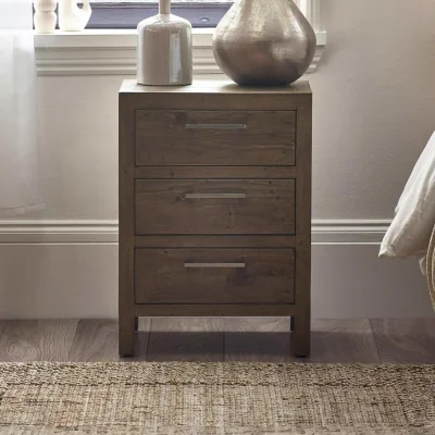 Furniture123 3 Drawer Bedside - Heritage - Julian Bowen