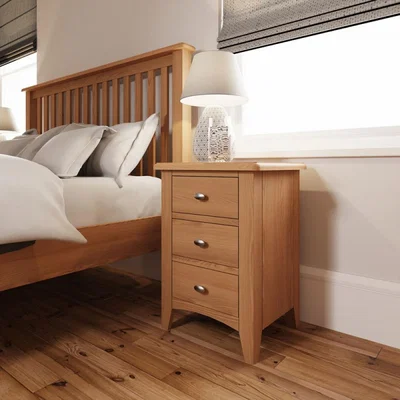 Knees Galister Light Oak 3 Drawer Bedside Table
