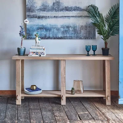 Woods Furniture Hampton Console Table