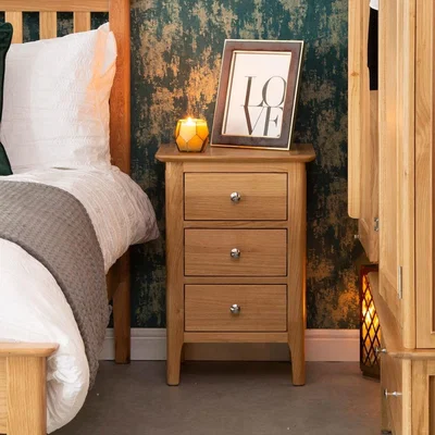 Chiltern Oak Furniture Bergen Oak Small Bedside Table
