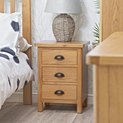 Chiltern Oak Furniture Rutland Oak 3 Drawer Large Bedside Table