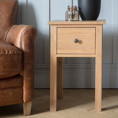 Knees Medway Light Oak Side Table